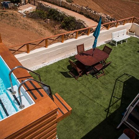 Tal-Karmnu Entire House With Private Heated Pool And Jacuzzi Villa Kirkop ภายนอก รูปภาพ