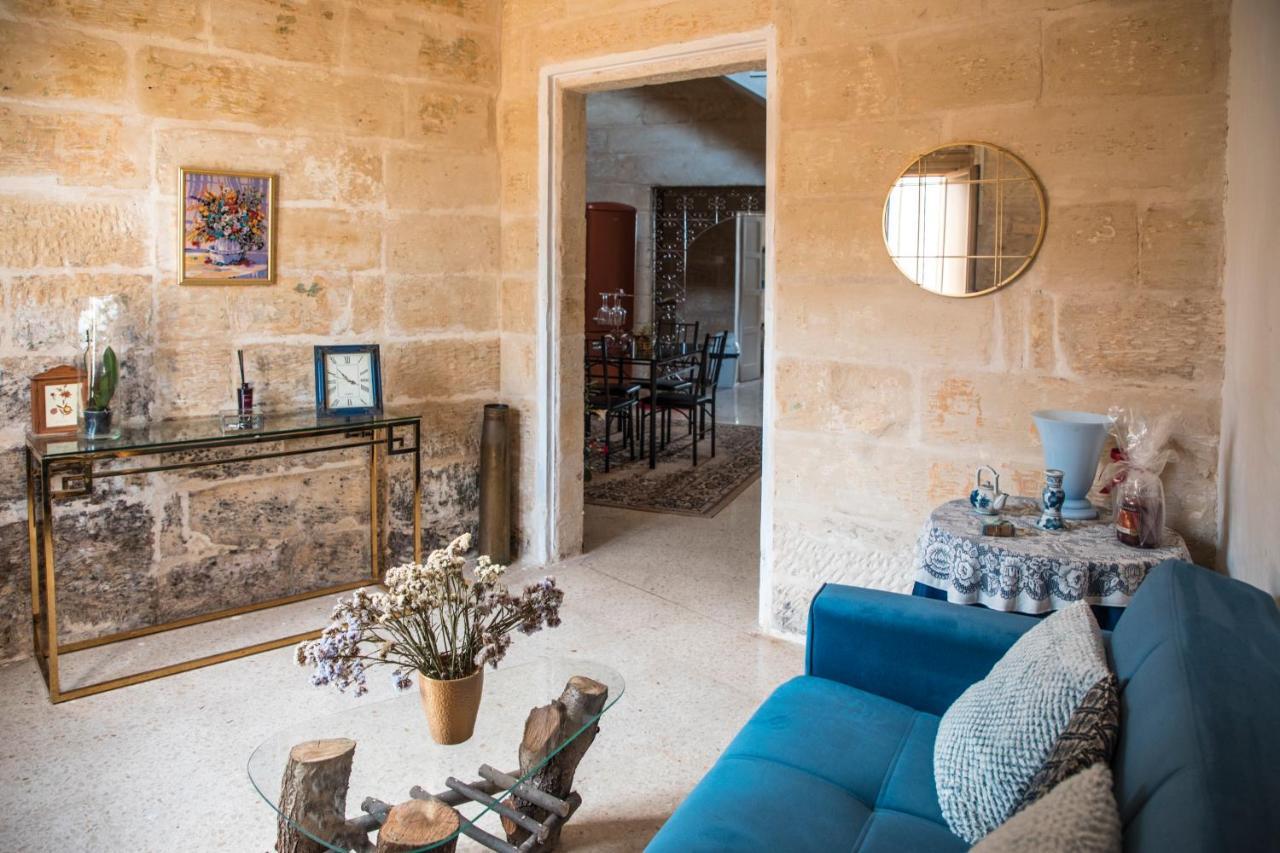 Tal-Karmnu Entire House With Private Heated Pool And Jacuzzi Villa Kirkop ภายนอก รูปภาพ