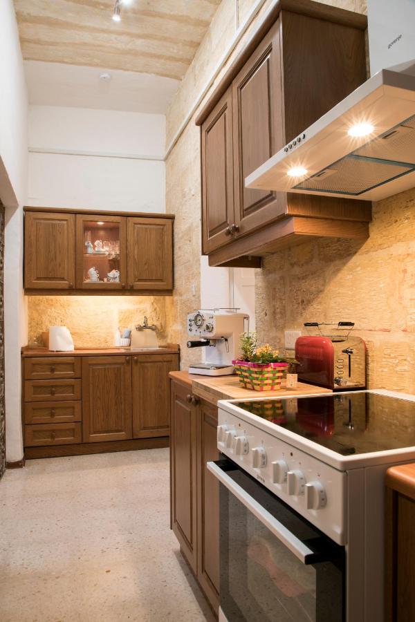 Tal-Karmnu Entire House With Private Heated Pool And Jacuzzi Villa Kirkop ภายนอก รูปภาพ